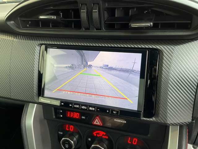 スバル ＢＲＺ S 愛知県 2015(平27)年 6.3万km クリスタルホワイトP 純正SDナビ（SDなし）/フルセグ/CD/Bluetooth/バックカメラ/純正17インチアルミホイール/パドルシフト/オートライト/ETC/純正フロアマット/スマートキー/プッシュスタート