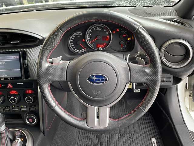 スバル ＢＲＺ S 愛知県 2015(平27)年 6.3万km クリスタルホワイトP 純正SDナビ（SDなし）/フルセグ/CD/Bluetooth/バックカメラ/純正17インチアルミホイール/パドルシフト/オートライト/ETC/純正フロアマット/スマートキー/プッシュスタート