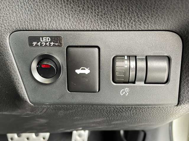 スバル ＢＲＺ S 愛知県 2015(平27)年 6.3万km クリスタルホワイトP 純正SDナビ（SDなし）/フルセグ/CD/Bluetooth/バックカメラ/純正17インチアルミホイール/パドルシフト/オートライト/ETC/純正フロアマット/スマートキー/プッシュスタート