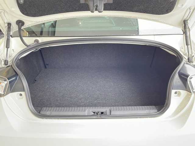 スバル ＢＲＺ S 愛知県 2015(平27)年 6.3万km クリスタルホワイトP 純正SDナビ（SDなし）/フルセグ/CD/Bluetooth/バックカメラ/純正17インチアルミホイール/パドルシフト/オートライト/ETC/純正フロアマット/スマートキー/プッシュスタート