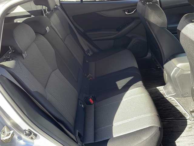 スバル インプレッサ スポーツ 1．6i－Lアイサイト 宮崎県 2021(令3)年 2.7万km アイスシルバーメタリック リモコンキー USB入力端子 CDチェンジャー オートライト パワーステアリング パワーウィンドウ 純正アルミホイール 純正フロアマット レーダークルーズコントロール コーナーセンサー（後方のみ） 取扱説明書 保証書