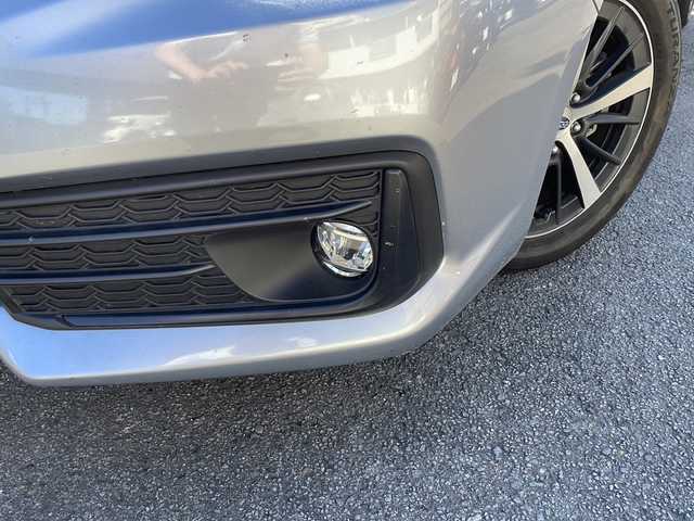 スバル インプレッサ スポーツ 1．6i－Lアイサイト 宮崎県 2021(令3)年 2.7万km アイスシルバーメタリック リモコンキー USB入力端子 CDチェンジャー オートライト パワーステアリング パワーウィンドウ 純正アルミホイール 純正フロアマット レーダークルーズコントロール コーナーセンサー（後方のみ） 取扱説明書 保証書