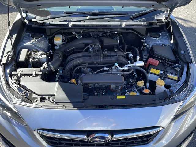 スバル インプレッサ スポーツ 1．6i－Lアイサイト 宮崎県 2021(令3)年 2.7万km アイスシルバーメタリック リモコンキー USB入力端子 CDチェンジャー オートライト パワーステアリング パワーウィンドウ 純正アルミホイール 純正フロアマット レーダークルーズコントロール コーナーセンサー（後方のみ） 取扱説明書 保証書