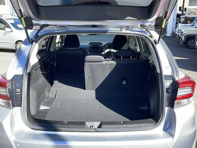 スバル インプレッサ スポーツ 1．6i－Lアイサイト 宮崎県 2021(令3)年 2.7万km アイスシルバーメタリック リモコンキー USB入力端子 CDチェンジャー オートライト パワーステアリング パワーウィンドウ 純正アルミホイール 純正フロアマット レーダークルーズコントロール コーナーセンサー（後方のみ） 取扱説明書 保証書