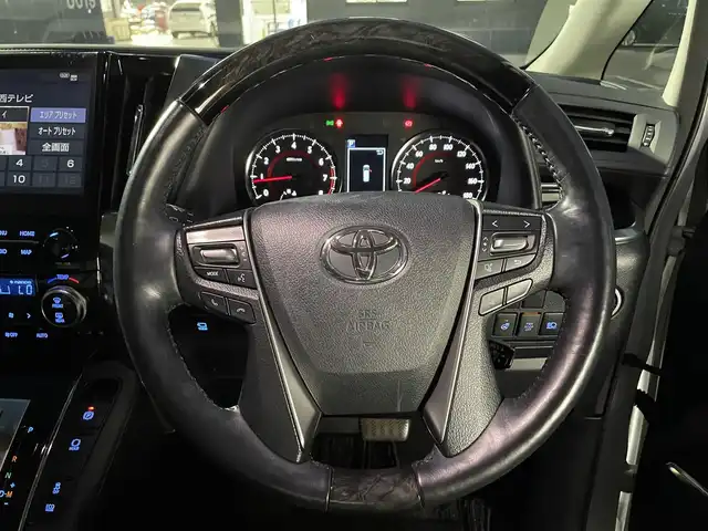 トヨタ アルファード S Cパッケージ 滋賀県 2021(令3)年 7万km ホワイトパールクリスタルシャイン 純正10.5インチメモリーナビ/・CD・DVD・Bluetooth・フルセグTV/全方位カメラ/モデリスタエアロ/純正フリップダウンモニター/両側電動スライドドア/合皮シート/シートヒーター/エアーシート/電動リアゲート/ＬＥＤヘッドライト/オットマン/前後コーナーセンサー/追従クルーズコントロール/デジタルインナーミラー/ステアリングヒーター/オートライト/オートマチックハイビーム/パーキングアシスト/レーンキープアシスト/衝突軽減/横滑り防止/盗難防止システム/ドラレコ/純正18インチAW