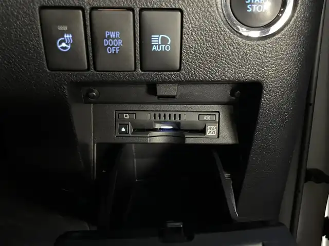 トヨタ アルファード S Cパッケージ 滋賀県 2021(令3)年 7万km ホワイトパールクリスタルシャイン 純正10.5インチメモリーナビ/・CD・DVD・Bluetooth・フルセグTV/全方位カメラ/モデリスタエアロ/純正フリップダウンモニター/両側電動スライドドア/合皮シート/シートヒーター/エアーシート/電動リアゲート/ＬＥＤヘッドライト/オットマン/前後コーナーセンサー/追従クルーズコントロール/デジタルインナーミラー/ステアリングヒーター/オートライト/オートマチックハイビーム/パーキングアシスト/レーンキープアシスト/衝突軽減/横滑り防止/盗難防止システム/ドラレコ/純正18インチAW