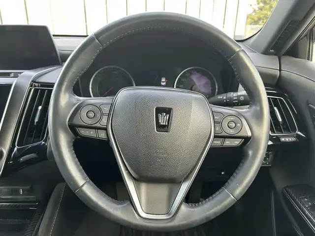 トヨタ クラウン ハイブリッド RS アドバンス 大阪府 2020(令2)年 4.7万km ホワイトパールクリスタルシャイン トヨタ・セーフティ・センス/・アダプティクブクルーズコントロール/・プリクラッシュセーフティー/・レーンアシスト/・クリアランスソナー/・リアクロストラフィックアラート/・オートマチックハイビーム/・ロードサインアシスト/純正ナビ/・Bluetooth/フルセグTV/CD/USB/AUX/　Miracast/ラジオ/主要装備/・全方位カメラ/・パーキングサポート/・横滑り防止装置/・オートホールド/・ブラインドスポットモニター/・HUD/・ステアリングヒーター/・ステアリングリモコン/・ハーフレザーシート/・パワーシート/・シートヒーター/・SOSコール/・nanoe/・ドライブレコーダー/・ETC2.0