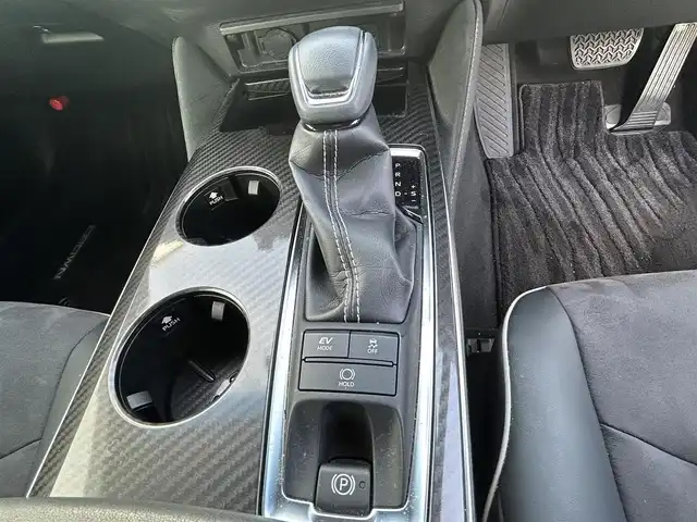 トヨタ クラウン ハイブリッド RS アドバンス 大阪府 2020(令2)年 4.7万km ホワイトパールクリスタルシャイン トヨタ・セーフティ・センス/・アダプティクブクルーズコントロール/・プリクラッシュセーフティー/・レーンアシスト/・クリアランスソナー/・リアクロストラフィックアラート/・オートマチックハイビーム/・ロードサインアシスト/純正ナビ/・Bluetooth/フルセグTV/CD/USB/AUX/　Miracast/ラジオ/主要装備/・全方位カメラ/・パーキングサポート/・横滑り防止装置/・オートホールド/・ブラインドスポットモニター/・HUD/・ステアリングヒーター/・ステアリングリモコン/・ハーフレザーシート/・パワーシート/・シートヒーター/・SOSコール/・nanoe/・ドライブレコーダー/・ETC2.0