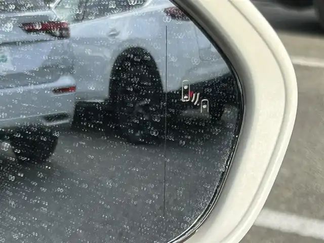 トヨタ クラウン ハイブリッド RS アドバンス 大阪府 2020(令2)年 4.7万km ホワイトパールクリスタルシャイン トヨタ・セーフティ・センス/・アダプティクブクルーズコントロール/・プリクラッシュセーフティー/・レーンアシスト/・クリアランスソナー/・リアクロストラフィックアラート/・オートマチックハイビーム/・ロードサインアシスト/純正ナビ/・Bluetooth/フルセグTV/CD/USB/AUX/　Miracast/ラジオ/主要装備/・全方位カメラ/・パーキングサポート/・横滑り防止装置/・オートホールド/・ブラインドスポットモニター/・HUD/・ステアリングヒーター/・ステアリングリモコン/・ハーフレザーシート/・パワーシート/・シートヒーター/・SOSコール/・nanoe/・ドライブレコーダー/・ETC2.0