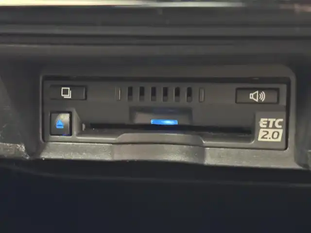 トヨタ クラウン ハイブリッド RS アドバンス 福岡県 2020(令2)年 4.7万km ホワイトパールクリスタルシャイン 純正ナビ／フルセグＴＶ　/全方位カメラ　/ビルトインETC２．０　/前方ドライブレコーダー　/レーダークルコン　/コーナーセンサー　/衝突軽減ブレーキ　/レーンキープ　/アクセル踏み間違い防止　/ブラインドスポットモニター　/パーキングアシスト　/パドルシフト　/ヘッドアップディスプレイ/ハーフレザーシート　/シートヒーター　/ステアリングヒーター　/純正１８インチアルミホイール