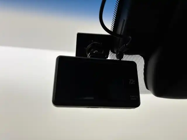 トヨタ クラウン ハイブリッド RS アドバンス 福岡県 2020(令2)年 4.7万km ホワイトパールクリスタルシャイン 純正ナビ／フルセグＴＶ　/全方位カメラ　/ビルトインETC２．０　/前方ドライブレコーダー　/レーダークルコン　/コーナーセンサー　/衝突軽減ブレーキ　/レーンキープ　/アクセル踏み間違い防止　/ブラインドスポットモニター　/パーキングアシスト　/パドルシフト　/ヘッドアップディスプレイ/ハーフレザーシート　/シートヒーター　/ステアリングヒーター　/純正１８インチアルミホイール