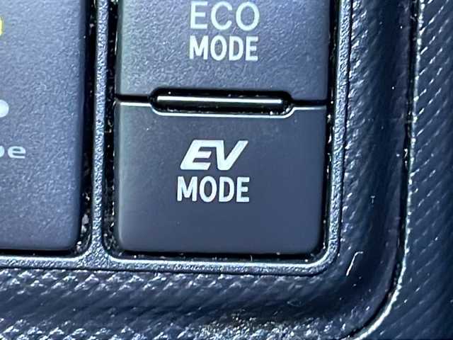 トヨタ アクア S スタイルブラック 岐阜県 2019(平31)年 2.9万km ホワイトパールクリスタルシャイン 禁煙車/純正ナビ/バックカメラ/プリクラッシュセーフティ/LKA/オートライト/LEDヘッドライト/オートハイビーム/フォグランプ/シートヒーター/スマートキー/スペアキー/プッシュスタート/ナノイー/AAC/ステアリングスイッチ/純正フロアマット/ドアバイザー