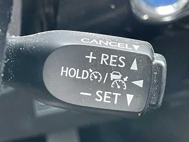 トヨタ プリウス Sツーリングセレクション 香川県 2020(令2)年 4.4万km ホワイトパールクリスタルシャイン 登録時走行距離；43462km/純正ナビ/バックカメラ/ETC/前方ドライブレコーダー/衝突被害軽減システム/レーンキープアシスト/クルーズコントロール/クリアランスソナー/LEDヘッドライト/純正フロアマット/純正AW17インチ/スマートキー