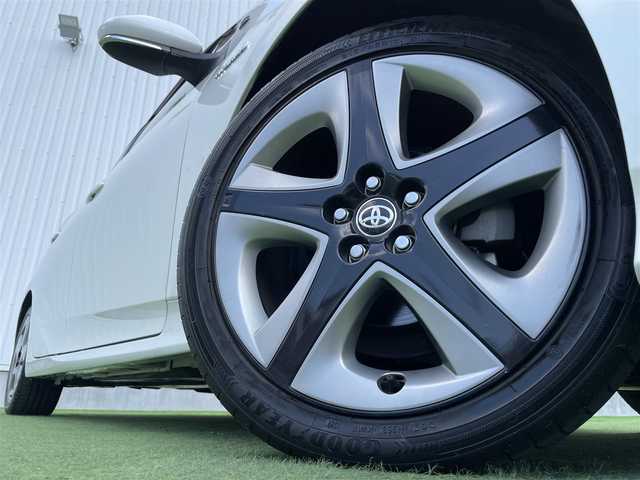 トヨタ プリウス Sツーリングセレクション 香川県 2020(令2)年 4.4万km ホワイトパールクリスタルシャイン 登録時走行距離；43462km/純正ナビ/バックカメラ/ETC/前方ドライブレコーダー/衝突被害軽減システム/レーンキープアシスト/クルーズコントロール/クリアランスソナー/LEDヘッドライト/純正フロアマット/純正AW17インチ/スマートキー