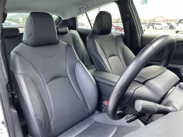 トヨタ プリウス Sツーリングセレクション 香川県 2020(令2)年 4.4万km ホワイトパールクリスタルシャイン 登録時走行距離；43462km/純正ナビ/バックカメラ/ETC/前方ドライブレコーダー/衝突被害軽減システム/レーンキープアシスト/クルーズコントロール/クリアランスソナー/LEDヘッドライト/純正フロアマット/純正AW17インチ/スマートキー