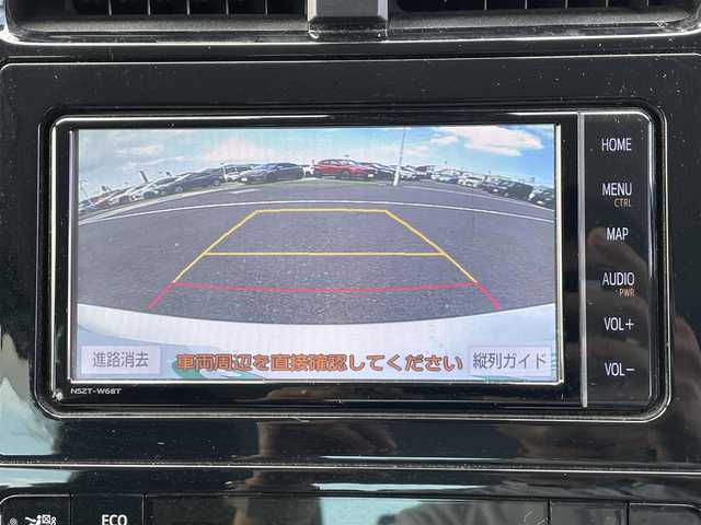 トヨタ プリウス Sツーリングセレクション 香川県 2020(令2)年 4.4万km ホワイトパールクリスタルシャイン 登録時走行距離；43462km/純正ナビ/バックカメラ/ETC/前方ドライブレコーダー/衝突被害軽減システム/レーンキープアシスト/クルーズコントロール/クリアランスソナー/LEDヘッドライト/純正フロアマット/純正AW17インチ/スマートキー