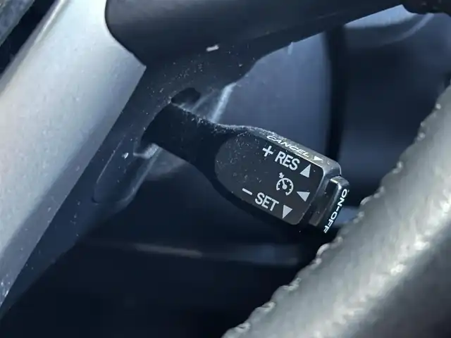 トヨタ ヴォクシー ZS 煌Ⅲ 千葉県 2020(令2)年 4.3万km ブラック アルパイン9インチナビ/(BT/フルセグTV/CD/DVD/)/アルパインフリップダウンモニター/バックカメラ/衝突被害軽減システム/車線逸脱警報/クルーズコントロール/ハーフレザーシート/両側パワースライドドア/横滑り防止装置/ETC/ドライブレコーダー/アイドリングストップ/LEDヘッドライト/オートライト/ウィンカーミラー/電動格納ミラー/純正16インチAW/シートリフター/プッシュスタート/スマートキー/フロアマット/ドアバイザー/取扱説明書