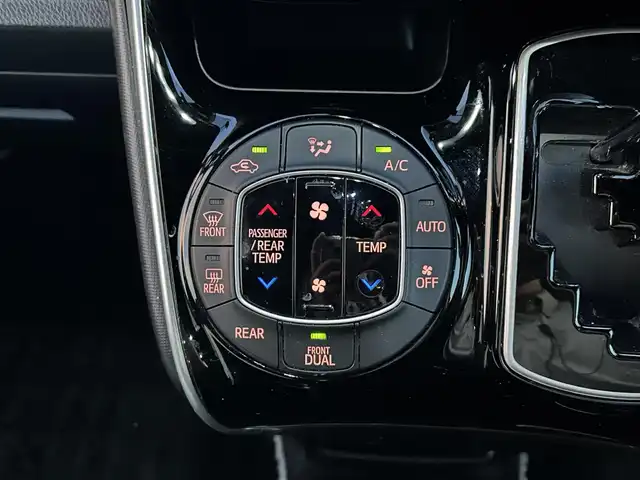 トヨタ ヴォクシー ZS 煌Ⅲ 千葉県 2020(令2)年 4.3万km ブラック アルパイン9インチナビ/(BT/フルセグTV/CD/DVD/)/アルパインフリップダウンモニター/バックカメラ/衝突被害軽減システム/車線逸脱警報/クルーズコントロール/ハーフレザーシート/両側パワースライドドア/横滑り防止装置/ETC/ドライブレコーダー/アイドリングストップ/LEDヘッドライト/オートライト/ウィンカーミラー/電動格納ミラー/純正16インチAW/シートリフター/プッシュスタート/スマートキー/フロアマット/ドアバイザー/取扱説明書