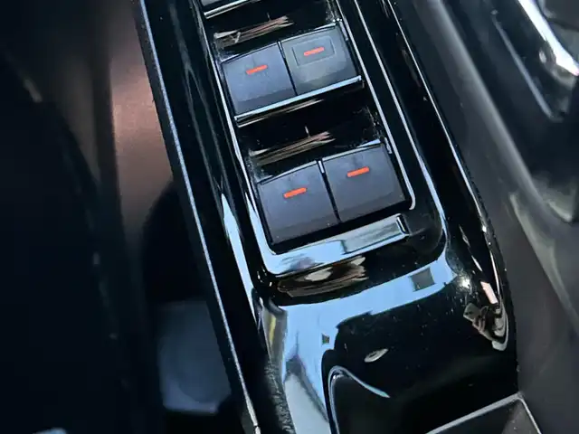 トヨタ ヴォクシー ZS 煌Ⅲ 千葉県 2020(令2)年 4.3万km ブラック アルパイン9インチナビ/(BT/フルセグTV/CD/DVD/)/アルパインフリップダウンモニター/バックカメラ/衝突被害軽減システム/車線逸脱警報/クルーズコントロール/ハーフレザーシート/両側パワースライドドア/横滑り防止装置/ETC/ドライブレコーダー/アイドリングストップ/LEDヘッドライト/オートライト/ウィンカーミラー/電動格納ミラー/純正16インチAW/シートリフター/プッシュスタート/スマートキー/フロアマット/ドアバイザー/取扱説明書
