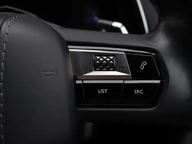ＤＳオートモビル ＤＳ７ クロスバック グランシック ブルーHDi 宮城県 2019(平31)年 5.1万km 青 純正ナビ【ＢＴ／フルセグＴＶ】/サンルーフ　/全方位カメラ　/ワイヤレス充電　/ＦＯＣＡＬサウンド　/前後ドライブレコーダー　/アダプティブクルーズコントロール　/チャイルドセーフティー　/ブラインドスポットモニター/パーキングセンサー/レーンキープアシスト/アクティブセーフティブレーキ/前席パワーシート/D席メモリー付き/前席シートヒーター/電動格納ミラー/レザーシート　/パドルシフト　/ＬＥＤヘッドライト/パワーバックドア/純正18インチAW/ETC/ルーフレール　/禁煙車