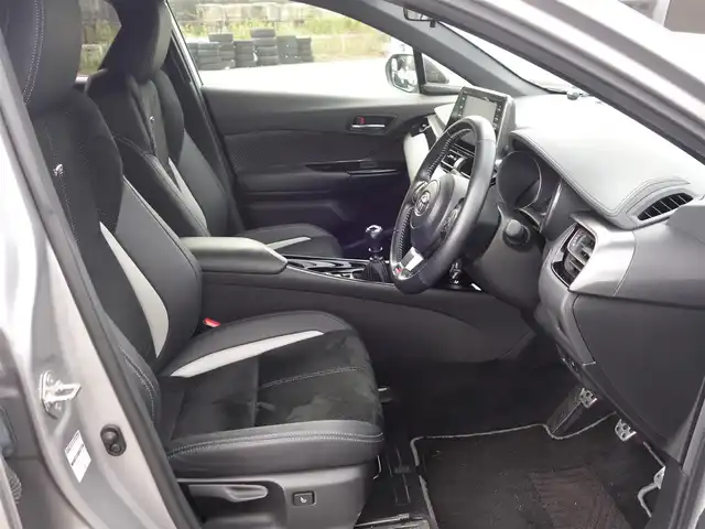 トヨタ Ｃ－ＨＲ S－T GRスポーツ 山形県 2021(令3)年 3.9万km メタルストリームM 6MT/ワンオーナー/衝突被害軽減システム/純正ディスプレイオーディオ/　　【BT USB AM/FM Miracast】/全周囲カメラ/レーダークルーズコントロール/LEDオートヘッドライト/ハーフレザーシート/シートヒーター/純正19インチアルミホイール/ドライブレコーダー/ステアリングスイッチ/IC付ターボ/電動格納ウィンカーミラー/フォグランプ/純正フロアマット/ドアバイザ―/スマートキー×2/ETC2.0