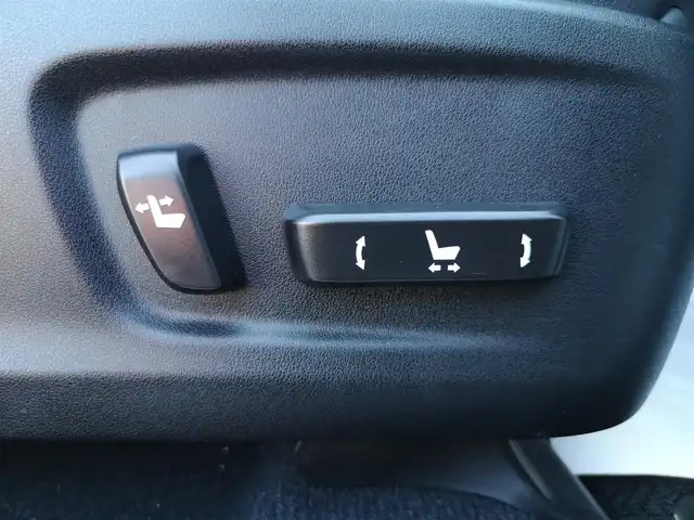 レクサス ＲＸ 300 Fスポーツ 茨城県 2018(平30)年 4.4万km ホワイトノーヴァガラスフレーク 純正ナビ/【AM・FM・DISC・SD・USB・BT・AUX・TV】/サンルーフ/ルーフレール/電動リアゲート/パワーシート/シートメモリ/シートヒーター/エアシート/ステアリングヒーター/パドルシフト/100V電源/レーダークルコン/ETC2.0/全方位カメラ/前後ドラレコ/前後コーナーセンサー/BSM/HUD