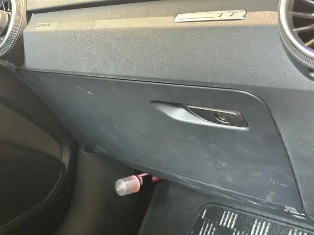 アウディ ＴＴクーペ 2．0 TFSI 福岡県 2015(平27)年 7.9万km グレイシアホワイトメタリック バーチャルコックピット　/パーキングシステム　/１９インチＡＷ「ＶＯＳＳＥＮ：ＨＦ－５」　/クルーズコントロール　/純正ナビ／フルセグ　/Ｂカメラ　/Ｂｌｕｅｔｏｏｔｈ　/アドバンスキーシステム/ドラレコ
