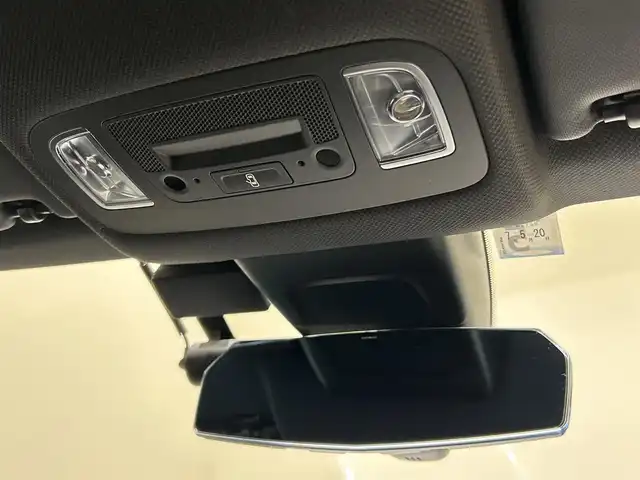アウディ ＴＴクーペ 2．0 TFSI 福岡県 2015(平27)年 7.9万km グレイシアホワイトメタリック バーチャルコックピット　/パーキングシステム　/１９インチＡＷ「ＶＯＳＳＥＮ：ＨＦ－５」　/クルーズコントロール　/純正ナビ／フルセグ　/Ｂカメラ　/Ｂｌｕｅｔｏｏｔｈ　/アドバンスキーシステム/ドラレコ