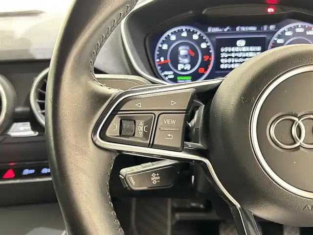 アウディ ＴＴクーペ 2．0 TFSI 福岡県 2015(平27)年 7.9万km グレイシアホワイトメタリック バーチャルコックピット　/パーキングシステム　/１９インチＡＷ「ＶＯＳＳＥＮ：ＨＦ－５」　/クルーズコントロール　/純正ナビ／フルセグ　/Ｂカメラ　/Ｂｌｕｅｔｏｏｔｈ　/アドバンスキーシステム/ドラレコ