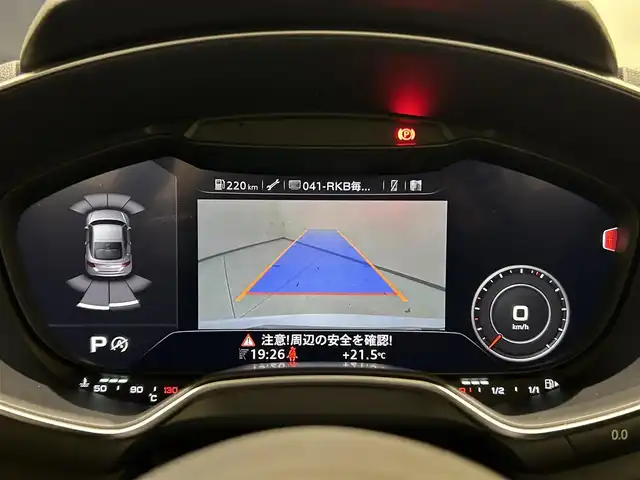 アウディ ＴＴクーペ 2．0 TFSI 福岡県 2015(平27)年 7.9万km グレイシアホワイトメタリック バーチャルコックピット　/パーキングシステム　/１９インチＡＷ「ＶＯＳＳＥＮ：ＨＦ－５」　/クルーズコントロール　/純正ナビ／フルセグ　/Ｂカメラ　/Ｂｌｕｅｔｏｏｔｈ　/アドバンスキーシステム/ドラレコ