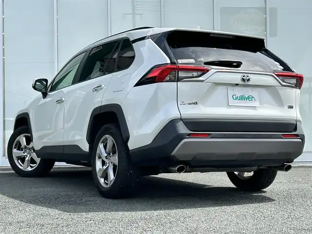 トヨタ ＲＡＶ４ ハイブリットG 福岡県 2021(令3)年 5.3万km ホワイトパールクリスタルシャイン ・ディスプレイオーディオ/（BLUETOOTH/フルセグ/・ビルトインETC/・アラウンドビューモニター/・ドライブレコーダー/・デジタルインナーミラー/・ハンドルヒーター/・シートヒーター/・クリアランスソナー/・レーンキープアシスト/・衝突軽減システム/・ブラインドスポットモニター/・リヤクロストラフィックアラート/・パーキングサポートブレーキ/・ロードサインアシスト/・電動格納ミラー
