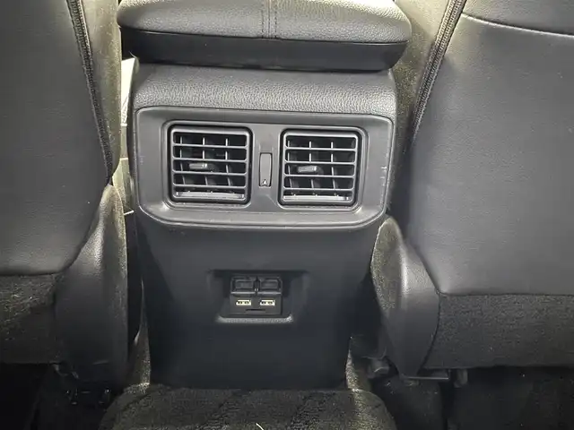 トヨタ ＲＡＶ４ ハイブリットG 福岡県 2021(令3)年 5.3万km ホワイトパールクリスタルシャイン ・ディスプレイオーディオ/（BLUETOOTH/フルセグ/・ビルトインETC/・アラウンドビューモニター/・ドライブレコーダー/・デジタルインナーミラー/・ハンドルヒーター/・シートヒーター/・クリアランスソナー/・レーンキープアシスト/・衝突軽減システム/・ブラインドスポットモニター/・リヤクロストラフィックアラート/・パーキングサポートブレーキ/・ロードサインアシスト/・電動格納ミラー