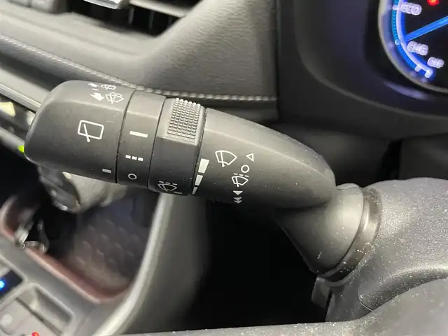 トヨタ ＲＡＶ４ ハイブリットG 福岡県 2021(令3)年 5.3万km ホワイトパールクリスタルシャイン ・ディスプレイオーディオ/（BLUETOOTH/フルセグ/・ビルトインETC/・アラウンドビューモニター/・ドライブレコーダー/・デジタルインナーミラー/・ハンドルヒーター/・シートヒーター/・クリアランスソナー/・レーンキープアシスト/・衝突軽減システム/・ブラインドスポットモニター/・リヤクロストラフィックアラート/・パーキングサポートブレーキ/・ロードサインアシスト/・電動格納ミラー
