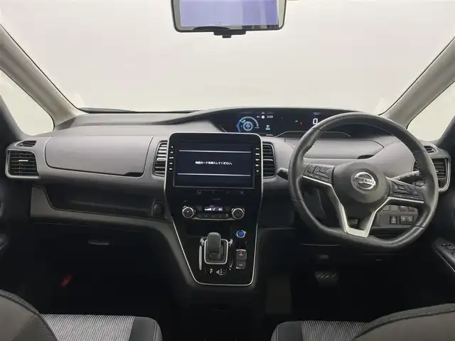 日産 セレナ e－パワー ハイウェイスター V 岡山県 2023(令5)年 2.3万km ダイヤモンドブラック 純正１０インチメモリナビゲーション		/【フルセグ/Bluetooth/DVD/MSV】/プロパイロット			/アラウンドビューモニター	/純正15inアルミホイール+サマータイヤ：装着					/ビルトインETC		/LEDヘッドライト（AUTO機能付き）		/シートヒーター		/横滑り防止機能		/エマージェンシーブレーキ		/車線逸脱防止システム		/純正ドライブレコーダー		/ステアリングリモコン			/スマートキー	/ステアリングスイッチ		/プッシュスタート		/コーナーセンサー		/純正フロアマット		/取扱説明書/新車保証書/スマートキー×２