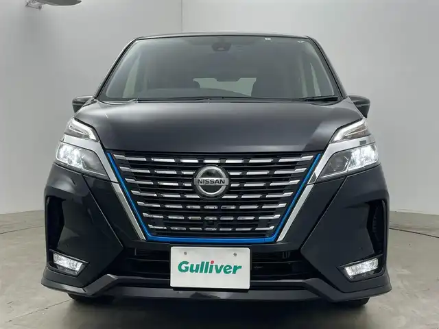 日産 セレナ e－パワー ハイウェイスター V 岡山県 2023(令5)年 2.3万km ダイヤモンドブラック 純正１０インチメモリナビゲーション		/【フルセグ/Bluetooth/DVD/MSV】/プロパイロット			/アラウンドビューモニター	/純正15inアルミホイール+サマータイヤ：装着					/ビルトインETC		/LEDヘッドライト（AUTO機能付き）		/シートヒーター		/横滑り防止機能		/エマージェンシーブレーキ		/車線逸脱防止システム		/純正ドライブレコーダー		/ステアリングリモコン			/スマートキー	/ステアリングスイッチ		/プッシュスタート		/コーナーセンサー		/純正フロアマット		/取扱説明書/新車保証書/スマートキー×２