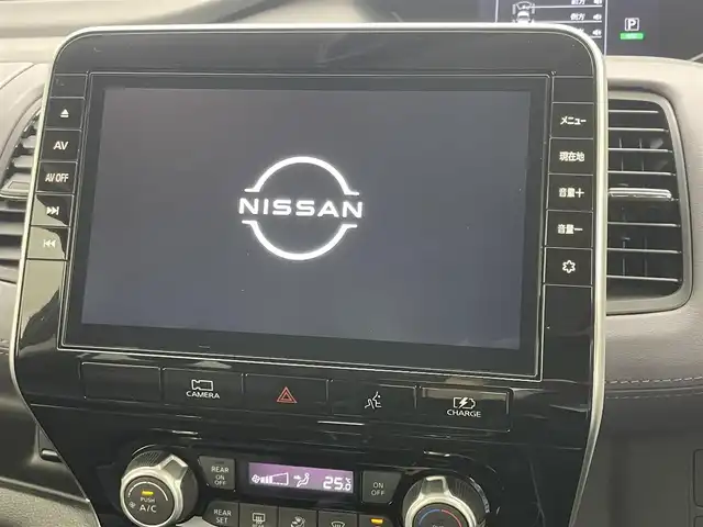 日産 セレナ e－パワー ハイウェイスター V 岡山県 2023(令5)年 2.3万km ダイヤモンドブラック 純正１０インチメモリナビゲーション		/【フルセグ/Bluetooth/DVD/MSV】/プロパイロット			/アラウンドビューモニター	/純正15inアルミホイール+サマータイヤ：装着					/ビルトインETC		/LEDヘッドライト（AUTO機能付き）		/シートヒーター		/横滑り防止機能		/エマージェンシーブレーキ		/車線逸脱防止システム		/純正ドライブレコーダー		/ステアリングリモコン			/スマートキー	/ステアリングスイッチ		/プッシュスタート		/コーナーセンサー		/純正フロアマット		/取扱説明書/新車保証書/スマートキー×２