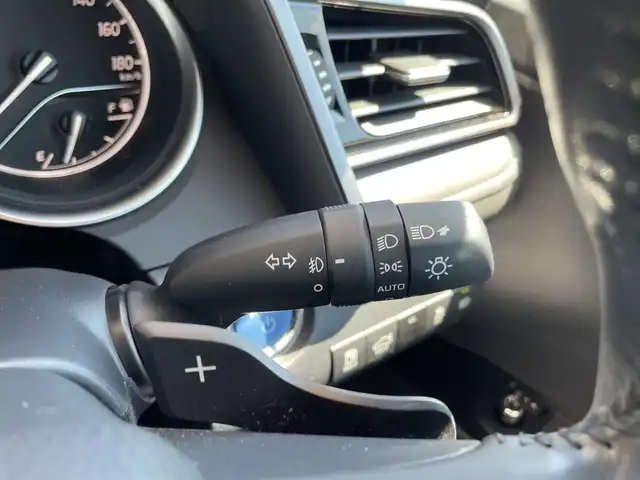 トヨタ カムリ WS ブラックエディション 神奈川県 2020(令2)年 2.2万km アティチュードブラックマイカ/ダークブルーマイカメタリック 2トーン 純正ナビ/フルセグTV/Bluetooth接続/バックモニター/衝突被害軽減ブレーキ/車線逸脱警報機能/ブラインドスポットモニター/レーダークルーズコントロール/ヘッドアップディスプレイ/黒革シート/シートヒーター/電動パワーシート/パドルシフト/純正LEDヘッドライト/純正18インチアルミホイール