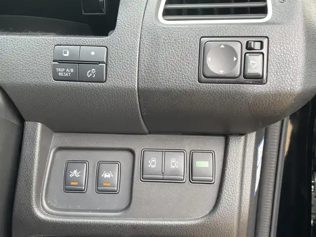 日産 セレナ HWS S HV Vセレ +SeftyⅡ 宮崎県 2015(平27)年 5.5万km ダイヤモンドブラック 社外ナビ/(Bluetooth/CD/DVD/SD/AUX/フルセグTV)/社外フリップダウンモニター/アラウンドビューモニター/両側パワースライドドア/クルーズコントロール/前後コーナーセンサー/キセノンオートヘッドライト/フォグランプ/ビルトインETC/前後ドライブレコーダー/純正16インチアルミホイール/社外フロアマット/純正ドアバイザー/ステアリングスイッチ/アイドリングストップ/プッシュスタート