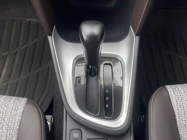 トヨタ ヤリスクロス ハイブリッド Z 青森県 2021(令3)年 2万km ホワイトパールクリスタルシャイン ・4WD/・寒冷地仕様/・純正ディスプレイオーディオ/・Bluetooth/・バックカメラ/・衝突軽減ブレーキ/・レーンキープアシスト/・インテリジェンスクルーズコントロール/・ワイパーデアイサ/・コーナーセンサー（前後）/・オートライト/・オートマチックハイビーム/・LEDヘットライト/・ダウンヒルコントロールアシスト/・プッシュスタート/・スマートキー/・スペアキー1本/・デジタルインナーミラー/・ドライブレコーダー（前後）/・シートヒーター（D＋N）/・ビルドインETC/・社外AWスタットレスタイヤ積込/・純正AW18/・純正フロアマット/・純正ドアバイザー