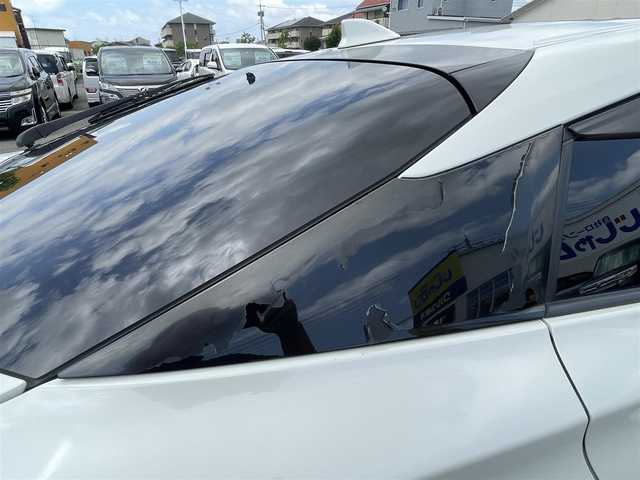 トヨタ プリウス Sセーフティプラス 佐賀県 2018(平30)年 12.7万km ホワイトパールクリスタルシャイン （株）IDOMが運営する【じしゃロン佐賀店】の自社ローン専用車両になります。/こちらは現金またはオートローンご利用時の価格です。自社ローンご希望の方は別途その旨お申し付けください/・純正ＳＤナビ/フルセグ/ＢＴオーディオ/バックカメラ　　/ＤＶＤ/ＣＤ　/・純正ドライブレコーダー　/・純正ＥＴＣ