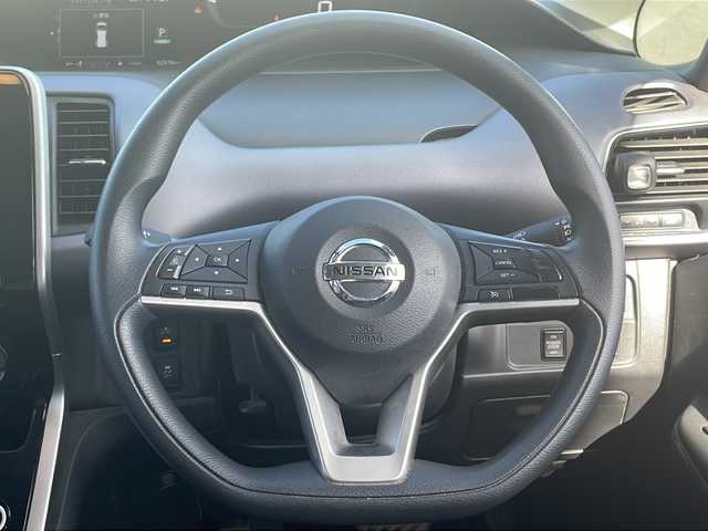 日産 セレナ X Vセレクション 茨城県 2017(平29)年 9.3万km シャイニングブルー 全方位カメラ/両側パワースライドドア/側方支援/エマージェンシーブレーキ/標識検知/駐車支援/ふらつき警報/走行時間/ビルトインETC/純正15インチアルミホイール/純正フロアマット/スマートキー/プッシュスタート