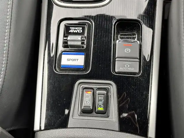 三菱 アウトランダー ＰＨＥＶ Sエディション 宮城県 2018(平30)年 9.4万km レッドメタリック ロックフォードフォズゲートプレミアムサウンドシステム/e-Assist追加機能/・後側方車両検知警報/・後退時車両検知警報/＝＝＝/4WD/サンルーフ/e-Assist/・衝突被害軽減ブレーキ/・車線逸脱警報/・レーダークルーズコントロール/・誤発進抑制機能/純正ディスプレイオーディオ/【Bluetooth/USB/IPOD】/マルチアラウンドモニター/電動リアゲート/ビルシュタイン製ダンパー/レザーシート/パワーシート【前席】/シートヒーター/ハンドルヒーター/パドルシフト/LEDヘッドライト/S-AWC/純正18インチAW/W/サイド/カーテン/ニーエアバッグ/保証書/取扱説明書