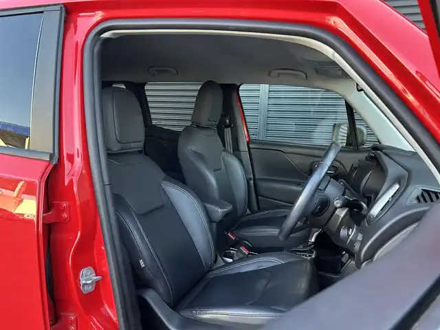 クライスラー・ジープ ジープ レネゲード リミテッド 茨城県 2019(令1)年 2.3万km 赤 衝突軽減Ｂ /ACC　/ＬＫＡ　/ＢＳＭ　/純正ナビ　/Ｂカメラ　/ＴＶ　/ＣａｒＰｌａｙ　/ＵＳＢ　/ＢＴ　/黒革　/シートヒーター　/パワーシート　/ハンドルヒーター　/ＥＴＣ　/ＬＥＤ　/リアセンサー　/純正１７inＡＷ /禁煙車