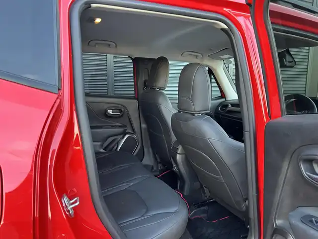 クライスラー・ジープ ジープ レネゲード リミテッド 茨城県 2019(令1)年 2.3万km 赤 衝突軽減Ｂ /ACC　/ＬＫＡ　/ＢＳＭ　/純正ナビ　/Ｂカメラ　/ＴＶ　/ＣａｒＰｌａｙ　/ＵＳＢ　/ＢＴ　/黒革　/シートヒーター　/パワーシート　/ハンドルヒーター　/ＥＴＣ　/ＬＥＤ　/リアセンサー　/純正１７inＡＷ /禁煙車