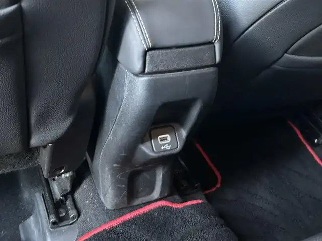 クライスラー・ジープ ジープ レネゲード リミテッド 茨城県 2019(令1)年 2.3万km 赤 衝突軽減Ｂ /ACC　/ＬＫＡ　/ＢＳＭ　/純正ナビ　/Ｂカメラ　/ＴＶ　/ＣａｒＰｌａｙ　/ＵＳＢ　/ＢＴ　/黒革　/シートヒーター　/パワーシート　/ハンドルヒーター　/ＥＴＣ　/ＬＥＤ　/リアセンサー　/純正１７inＡＷ /禁煙車