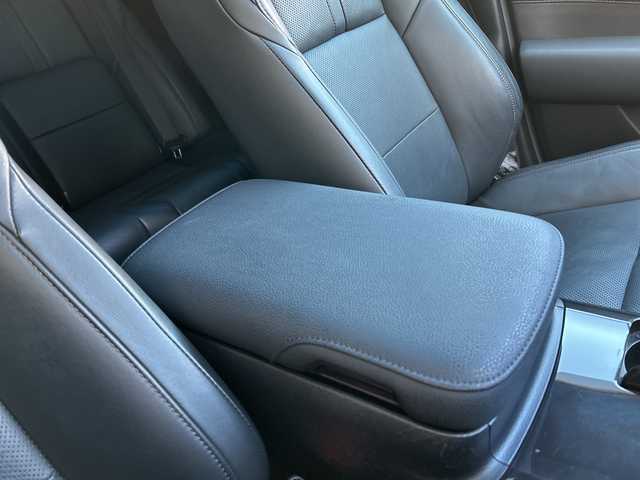 トヨタ クラウン ハイブリッド アスリートS 大阪府 2013(平25)年 5.9万km ホワイトパールクリスタルシャイン アドバンストパッケージ/・ミリ波レーダー方式プリクラッシュセーフティ/・レーダークルーズコントロール/・インテリジェントクリアランスソナー/・バックシナー/レザーシートパッケージ/・ブラック革シート/・シートベンチレーション（運転席/助手席）/ドライバーサポートパッケージ/・雨滴感応式オートワイパー/ムーンルーフ/純正8インチHDDナビゲーション/・CD/DVD/フルセグTV/USB/Bluetooth/バックカメラ/純正ビルトインETC/社外ドライブレコーダー(DC-DR412)/パワーシート（運転席/助手席）/革巻ステアリング/電動チルト/ナノイー付左右独立オートエアコン/エアコン吹出口スイング機能/プッシュスタート/スマートキー/取扱説明書/ナビ取扱説明書