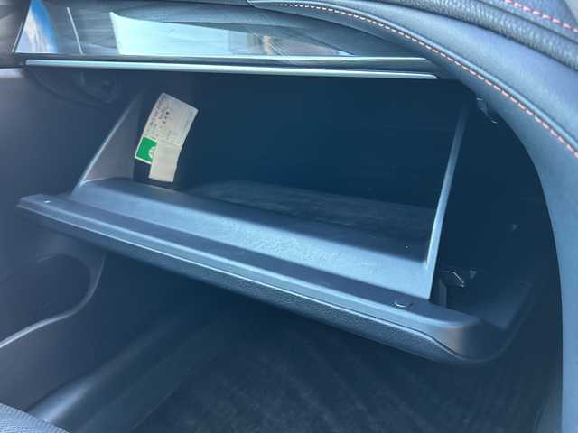 トヨタ クラウン ハイブリッド アスリートS 大阪府 2013(平25)年 5.9万km ホワイトパールクリスタルシャイン アドバンストパッケージ/・ミリ波レーダー方式プリクラッシュセーフティ/・レーダークルーズコントロール/・インテリジェントクリアランスソナー/・バックシナー/レザーシートパッケージ/・ブラック革シート/・シートベンチレーション（運転席/助手席）/ドライバーサポートパッケージ/・雨滴感応式オートワイパー/ムーンルーフ/純正8インチHDDナビゲーション/・CD/DVD/フルセグTV/USB/Bluetooth/バックカメラ/純正ビルトインETC/社外ドライブレコーダー(DC-DR412)/パワーシート（運転席/助手席）/革巻ステアリング/電動チルト/ナノイー付左右独立オートエアコン/エアコン吹出口スイング機能/プッシュスタート/スマートキー/取扱説明書/ナビ取扱説明書