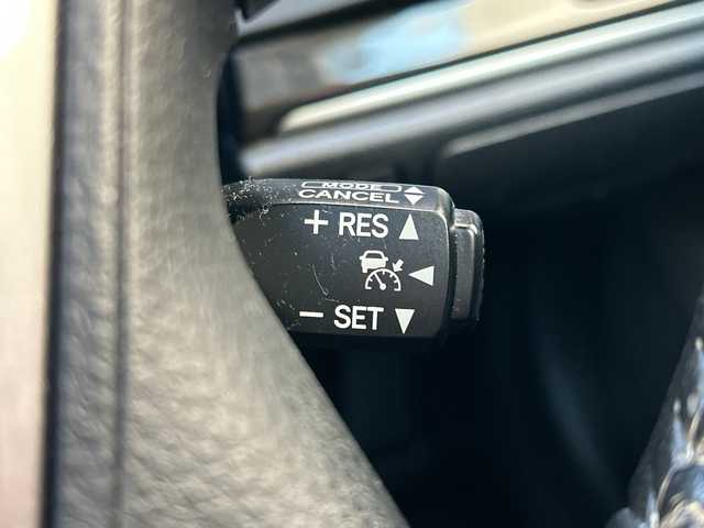 トヨタ クラウン ハイブリッド アスリートS 大阪府 2013(平25)年 5.9万km ホワイトパールクリスタルシャイン アドバンストパッケージ/・ミリ波レーダー方式プリクラッシュセーフティ/・レーダークルーズコントロール/・インテリジェントクリアランスソナー/・バックシナー/レザーシートパッケージ/・ブラック革シート/・シートベンチレーション（運転席/助手席）/ドライバーサポートパッケージ/・雨滴感応式オートワイパー/ムーンルーフ/純正8インチHDDナビゲーション/・CD/DVD/フルセグTV/USB/Bluetooth/バックカメラ/純正ビルトインETC/社外ドライブレコーダー(DC-DR412)/パワーシート（運転席/助手席）/革巻ステアリング/電動チルト/ナノイー付左右独立オートエアコン/エアコン吹出口スイング機能/プッシュスタート/スマートキー/取扱説明書/ナビ取扱説明書