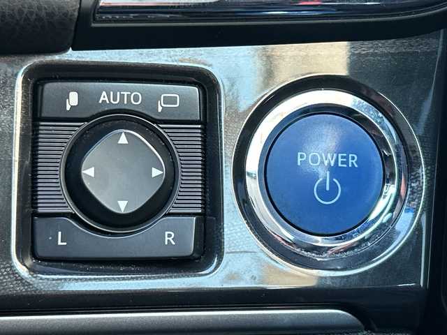 トヨタ クラウン ハイブリッド アスリートS 大阪府 2013(平25)年 5.9万km ホワイトパールクリスタルシャイン アドバンストパッケージ/・ミリ波レーダー方式プリクラッシュセーフティ/・レーダークルーズコントロール/・インテリジェントクリアランスソナー/・バックシナー/レザーシートパッケージ/・ブラック革シート/・シートベンチレーション（運転席/助手席）/ドライバーサポートパッケージ/・雨滴感応式オートワイパー/ムーンルーフ/純正8インチHDDナビゲーション/・CD/DVD/フルセグTV/USB/Bluetooth/バックカメラ/純正ビルトインETC/社外ドライブレコーダー(DC-DR412)/パワーシート（運転席/助手席）/革巻ステアリング/電動チルト/ナノイー付左右独立オートエアコン/エアコン吹出口スイング機能/プッシュスタート/スマートキー/取扱説明書/ナビ取扱説明書