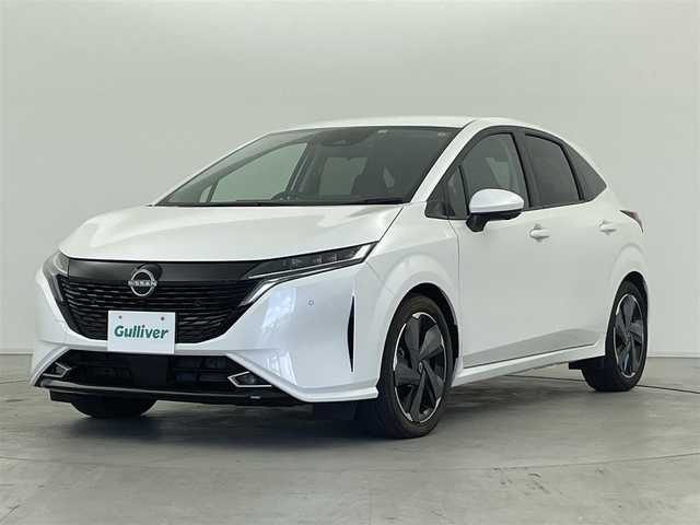 日産 オーラ G レザーエディション 群馬県 2021(令3)年 1万km ピュアホワイトパール 純正7インチナビ/(AM/FM/Bluetooth/TV/iPod)/インテリジェントアラウンドビューモニター/インテリジェントルームミラー/純正ナビ連動ドライブレコーダー(前後)/ブラインドスポットワーニング/アダプティブヘッドライト/セーフティシールド（インテリジェントLI）/電動パーキングブレーキ/オートブレーキホールド/インテリジェントエマージェンシーブレーキ/フロント/バックソナー/ステアリングスイッチ